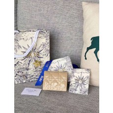 디올 24 Lady Dior Gardenia 에나멜 미니 지갑 11x9cm