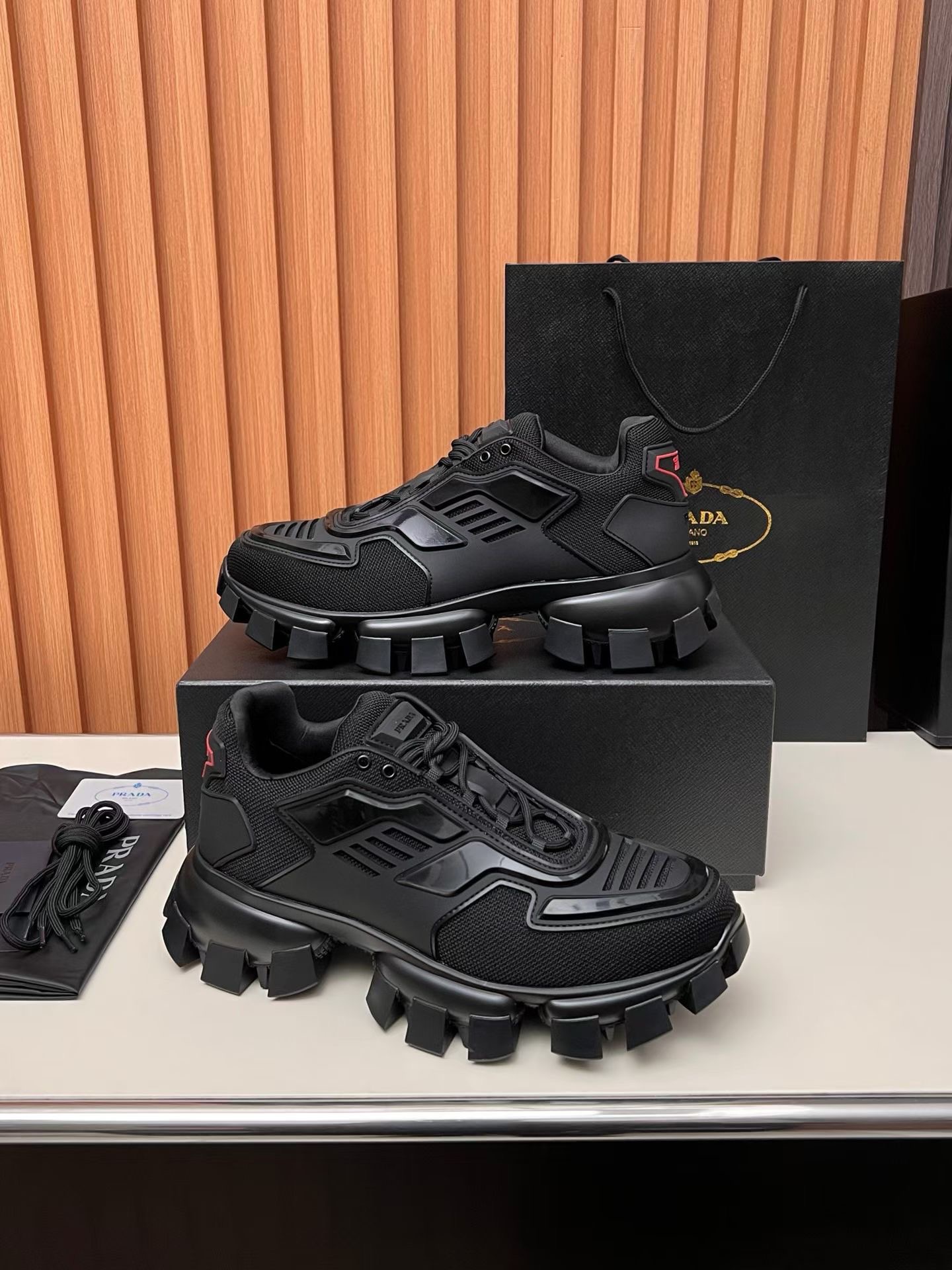 프라다 남녀 스니커즈 35-45