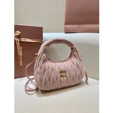 미우미우 20x17x6cm