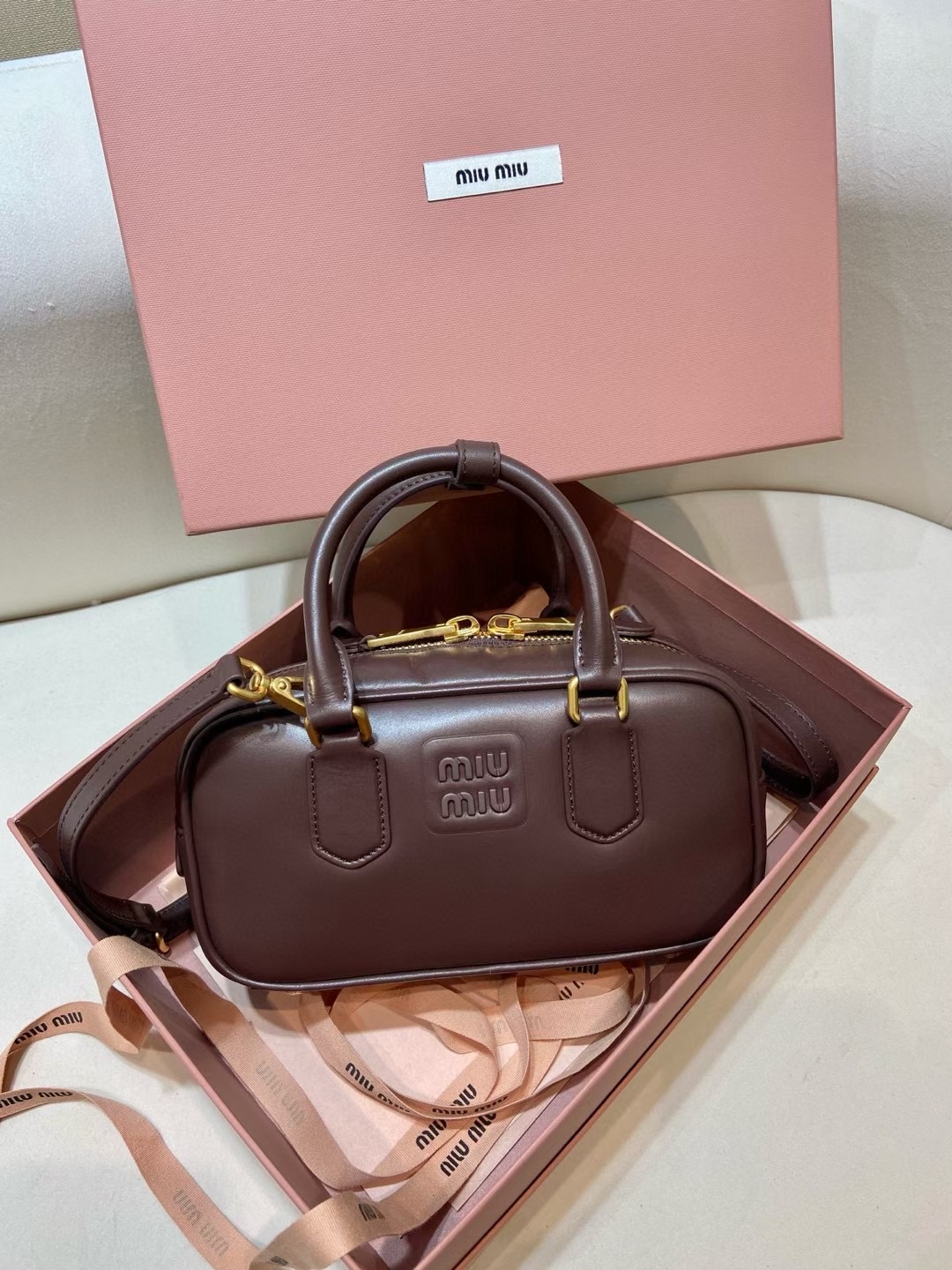 미우미우 5BB142 아르카디 토트백 22x10.5x7.5cm