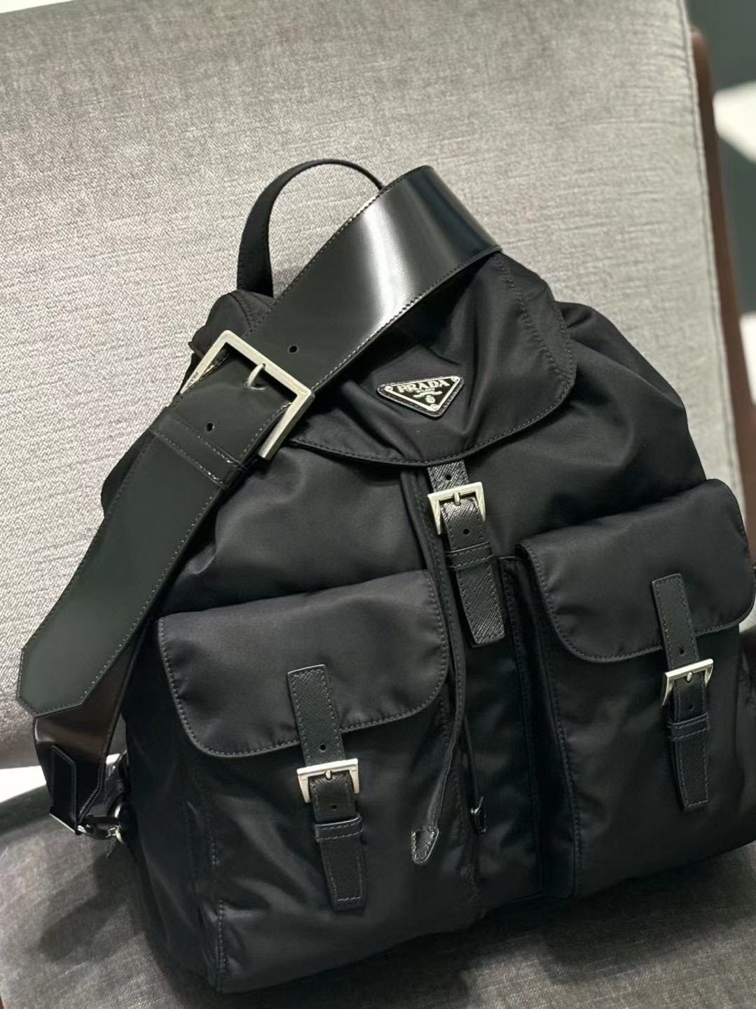 프라다  2VZ110 백팩 34x39x15cm